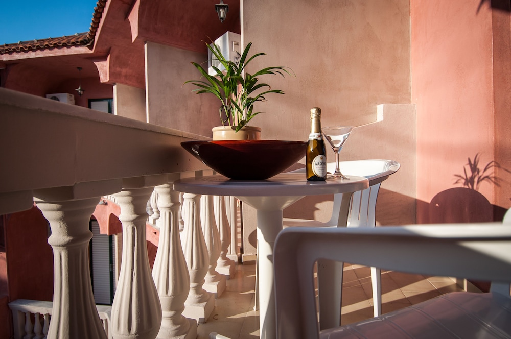 Zante Nest Studios & Apartments — Hotel building in Alikanas, Ionian Islands