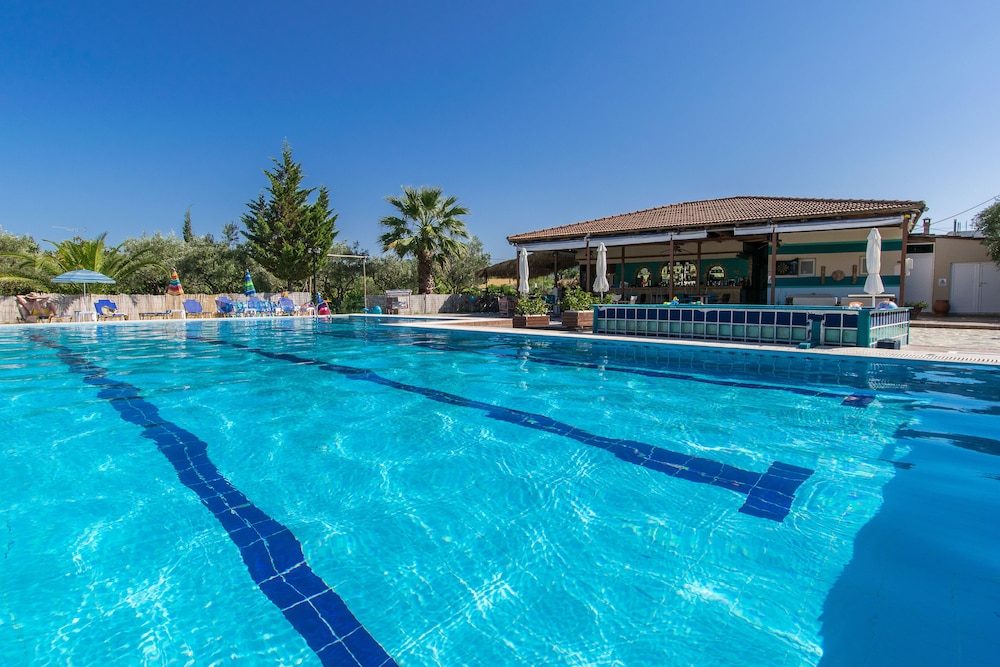 Zante Nest Studios & Apartments — Swimming pool in Alikanas, Ionian Islands