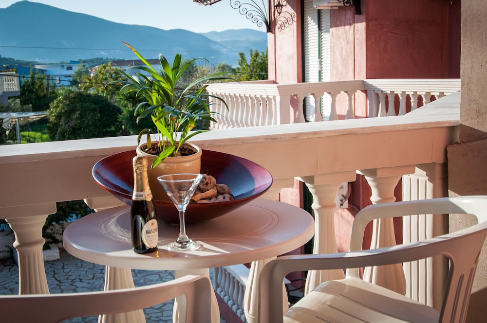 Zante Nest Studios & Apartments — Hotel building in Alikanas, Ionian Islands