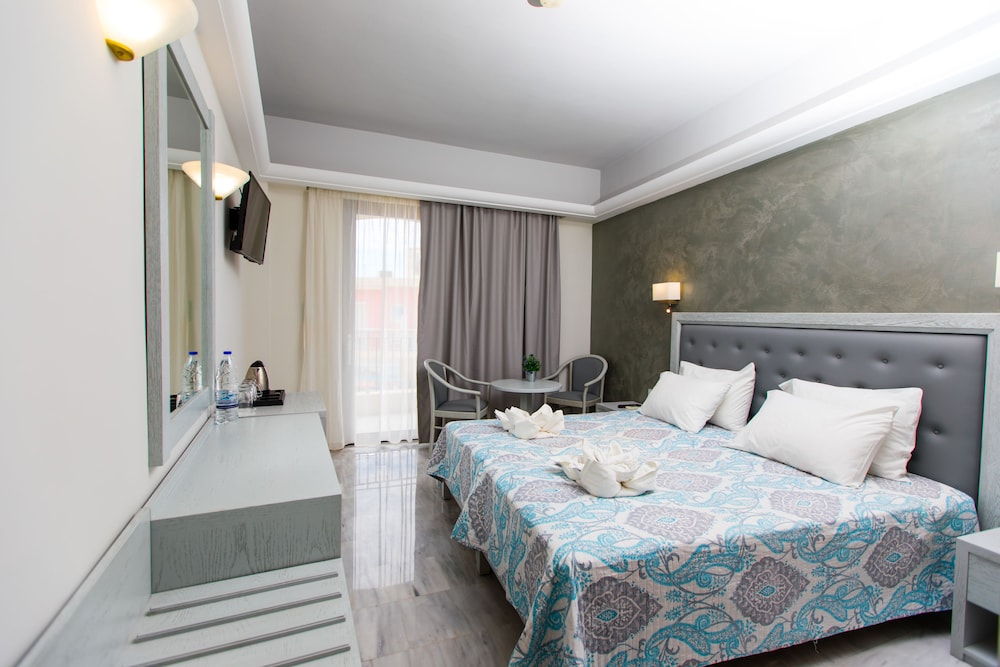 Anita Beach Hotel - Adults Only — Hotel rooms in Rethymnon