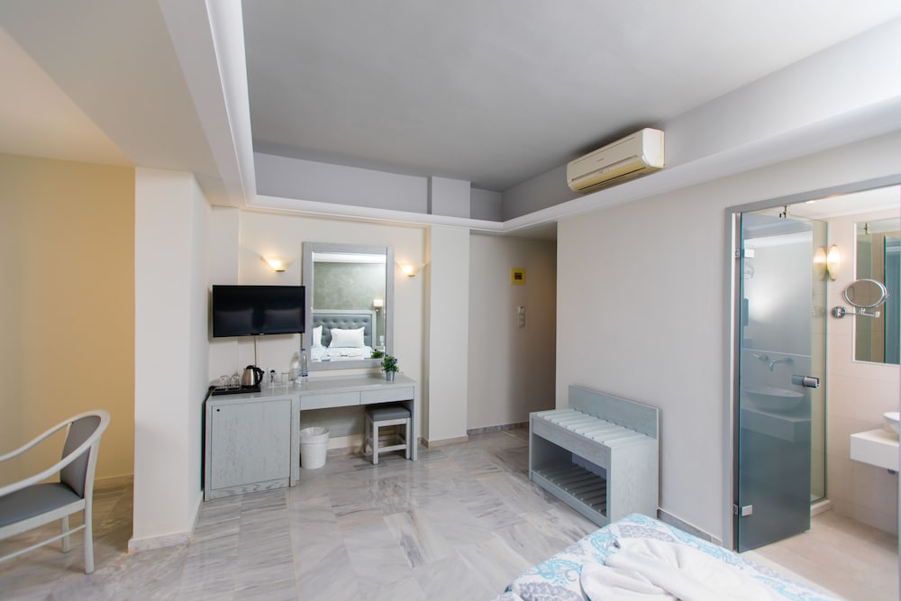Anita Beach Hotel - Adults Only — Hotel rooms in Rethymnon