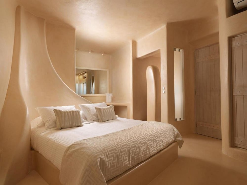 Dome Santorini Resort & Spa — Hotel rooms in Imerovigli, South Aegean