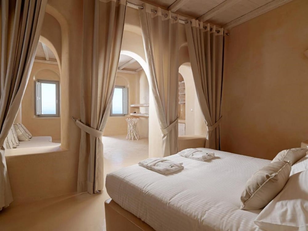 Dome Santorini Resort & Spa — Hotel rooms in Imerovigli, South Aegean
