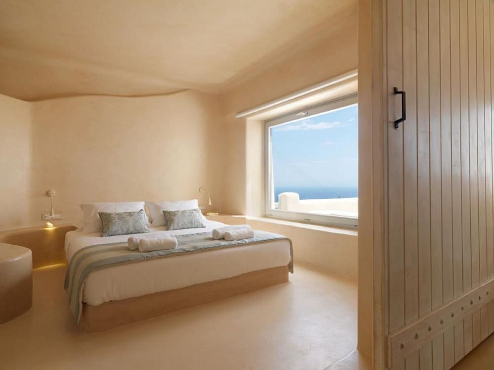 Dome Santorini Resort & Spa — Hotel rooms in Imerovigli, South Aegean