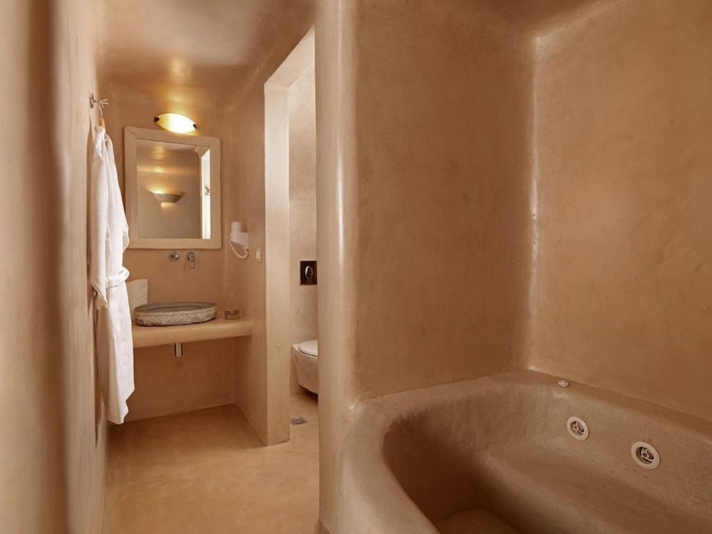 Dome Santorini Resort & Spa — Hotel rooms in Imerovigli, South Aegean