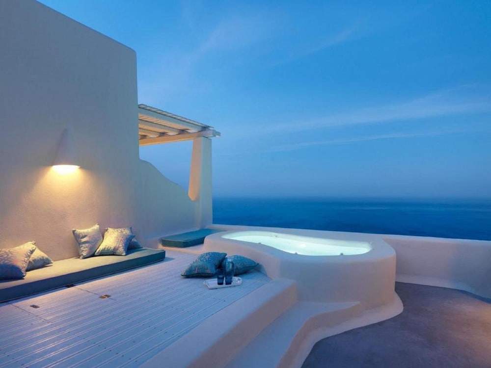 Dome Santorini Resort & Spa — Hotel rooms in Imerovigli, South Aegean