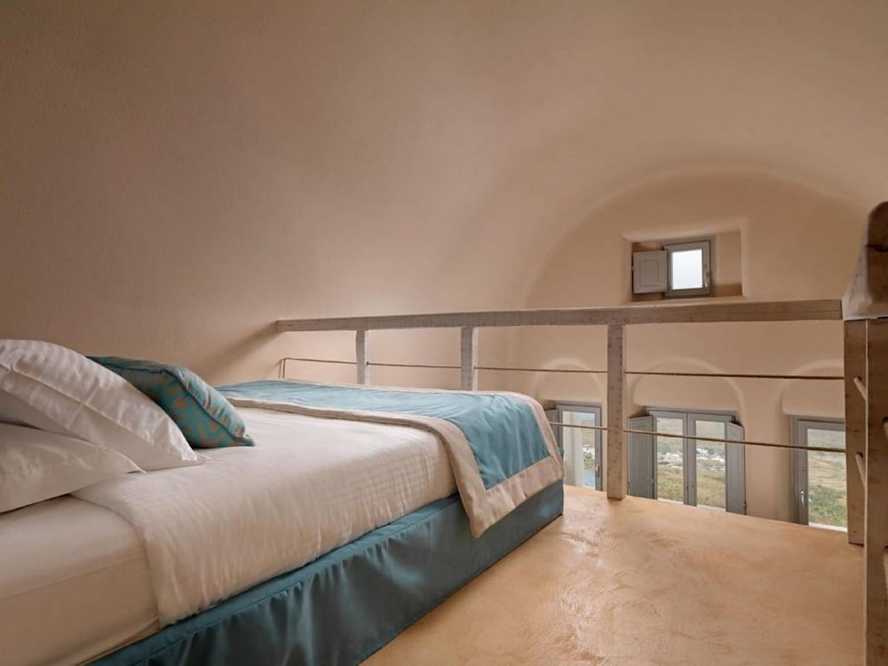 Dome Santorini Resort & Spa — Hotel rooms in Imerovigli, South Aegean
