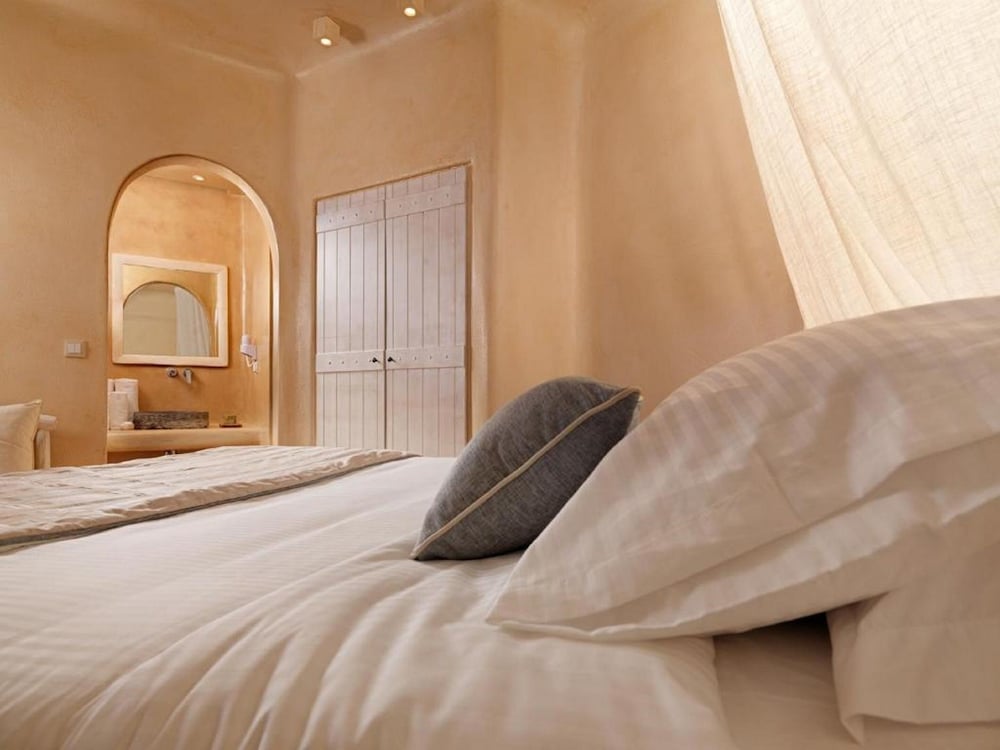 Dome Santorini Resort & Spa — Hotel rooms in Imerovigli, South Aegean