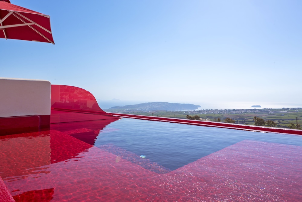 Art Hotel Santorini — Swimming pool in Pyrgos Kallistis, South Aegean