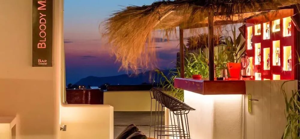 Art Hotel Santorini — Restaurant & bars in Pyrgos Kallistis, South Aegean