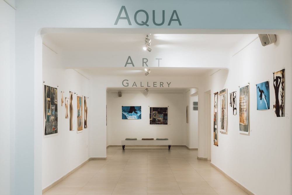 Art Hotel Santorini — Hotel building in Pyrgos Kallistis, South Aegean