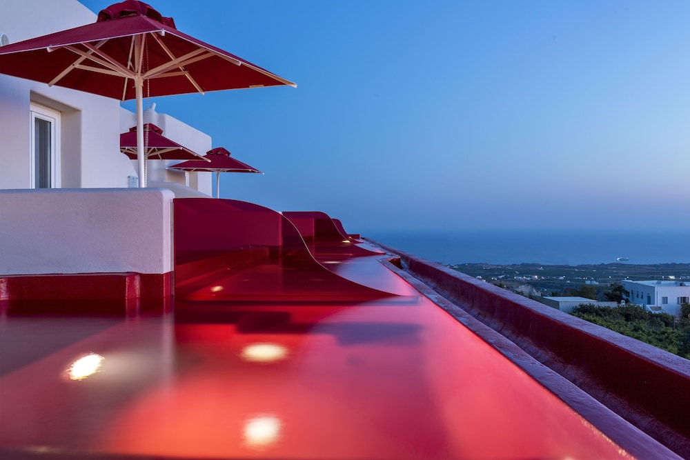 Art Hotel Santorini — Swimming pool in Pyrgos Kallistis, South Aegean