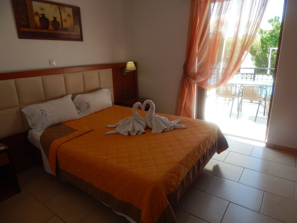 Kaloni village apartments — Hotel rooms in Lesvos Island
