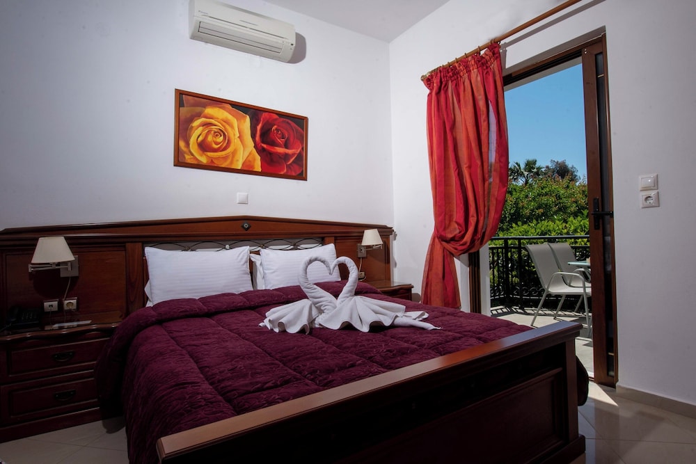 Kaloni village apartments — Hotel rooms in Lesvos Island