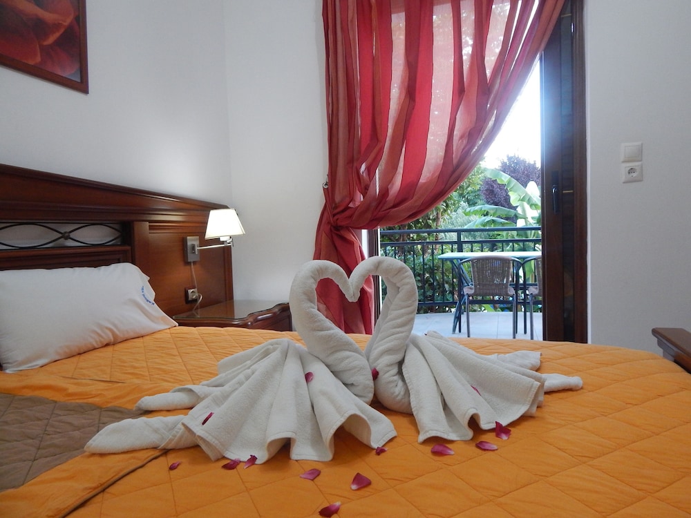 Kaloni village apartments — Hotel rooms in Lesvos Island