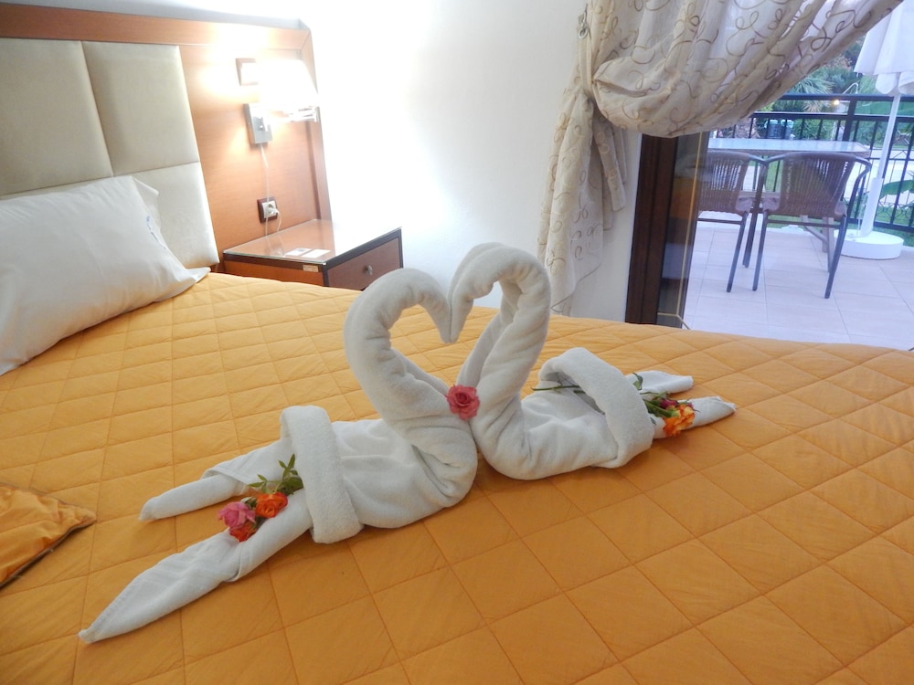 Kaloni village apartments — Hotel rooms in Lesvos Island