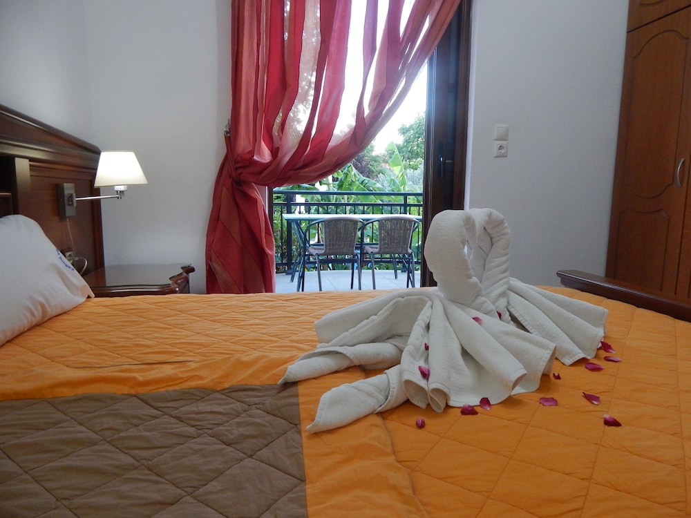 Kaloni village apartments — Hotel rooms in Lesvos Island