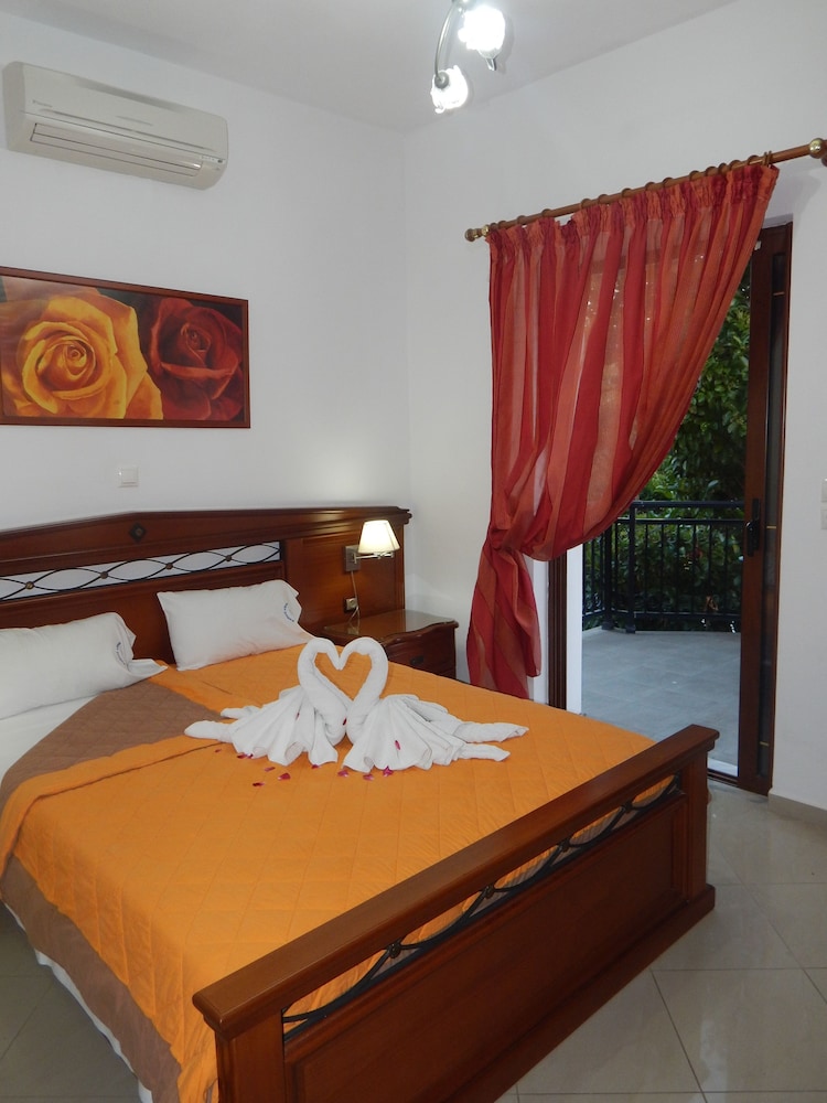 Kaloni village apartments — Hotel rooms in Lesvos Island