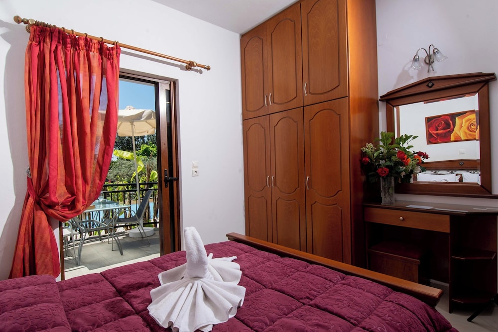 Kaloni village apartments — Hotel rooms in Lesvos Island