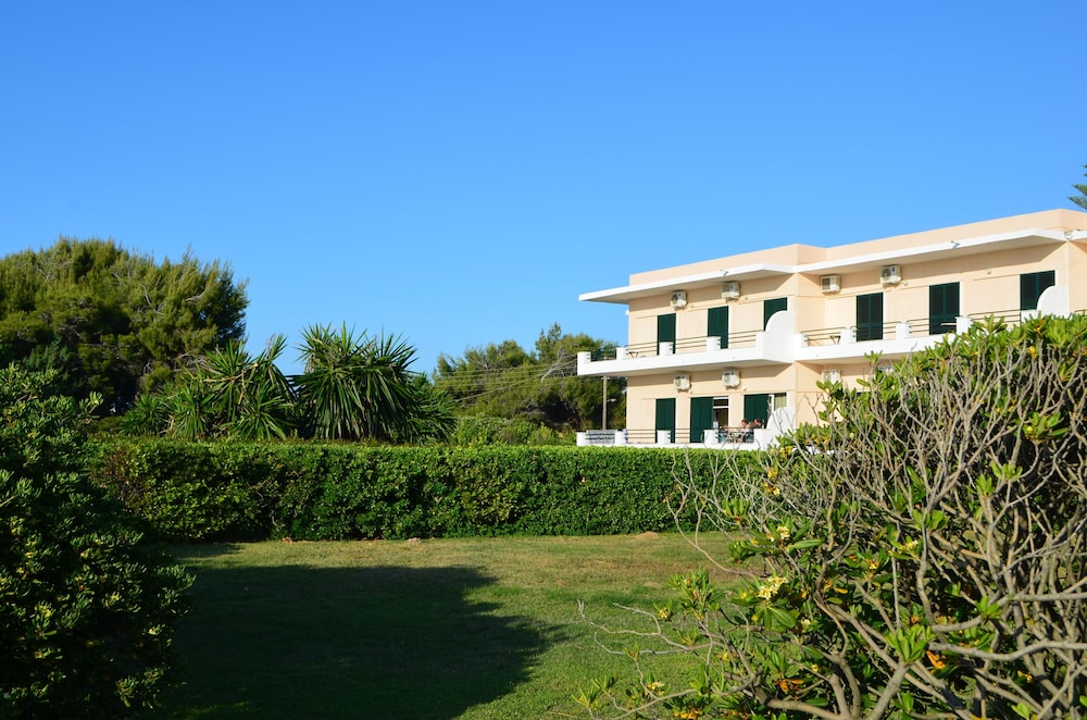 Akti Anastasia — Hotel building in Acharavi, Ionian Islands