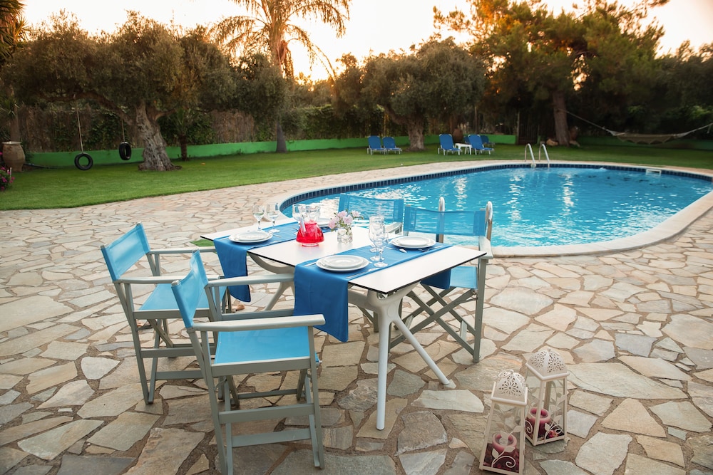 Ibiscus Hotel Malia — Swimming pool in Malia