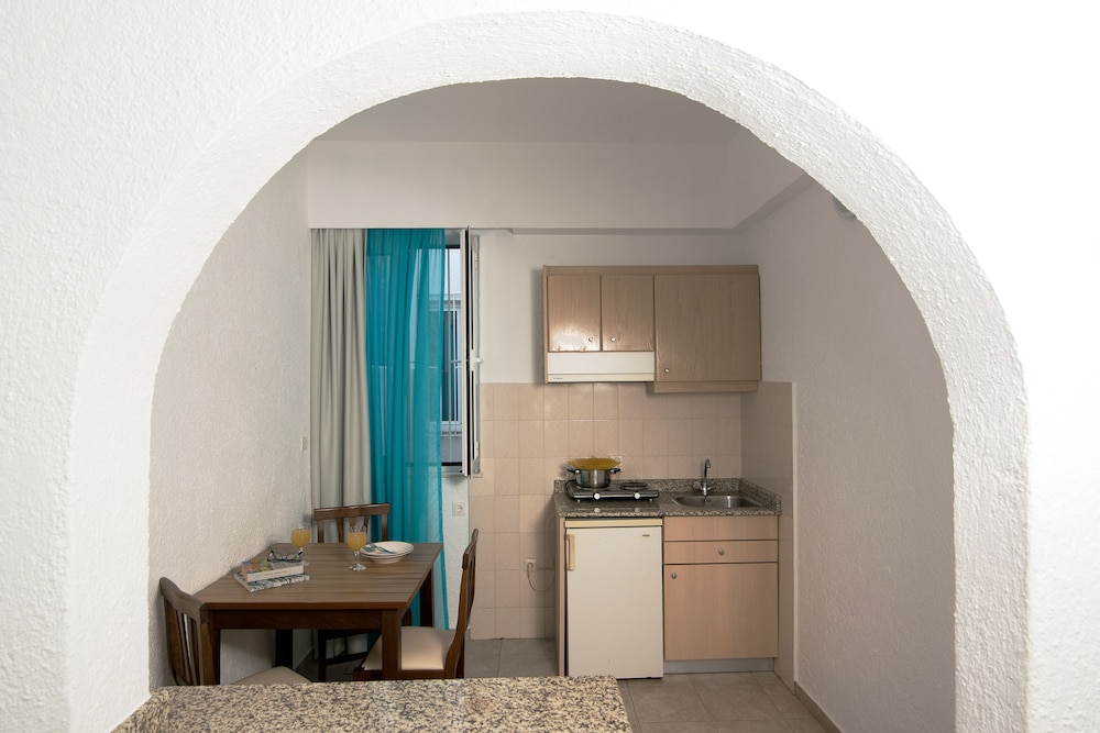 Ibiscus Hotel Malia — Hotel rooms in Malia