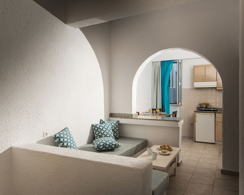 Ibiscus Hotel Malia — Hotel rooms in Malia