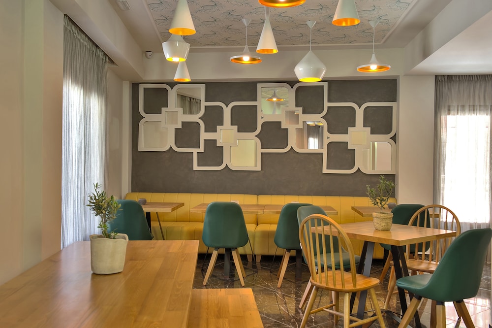 Elia Bettolo — Restaurant & bars in Chania