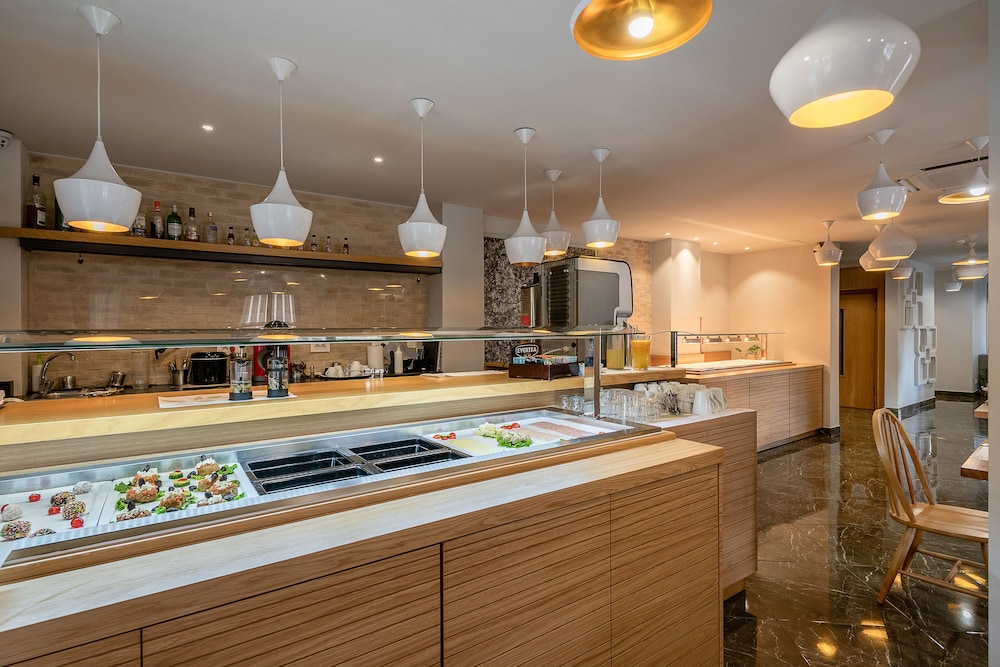 Elia Bettolo — Restaurant & bars in Chania
