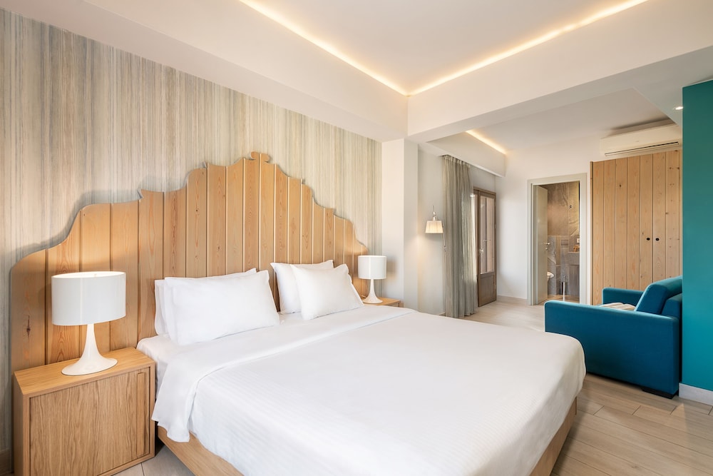 Elia Bettolo — Hotel rooms in Chania