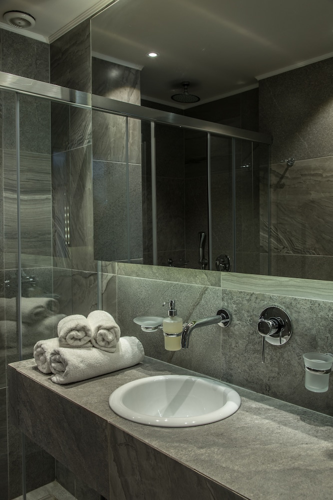 Elia Bettolo — Hotel rooms in Chania