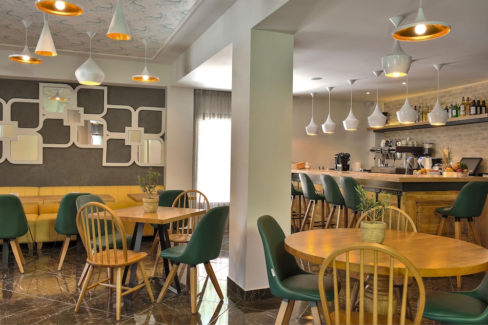 Elia Bettolo — Restaurant & bars in Chania