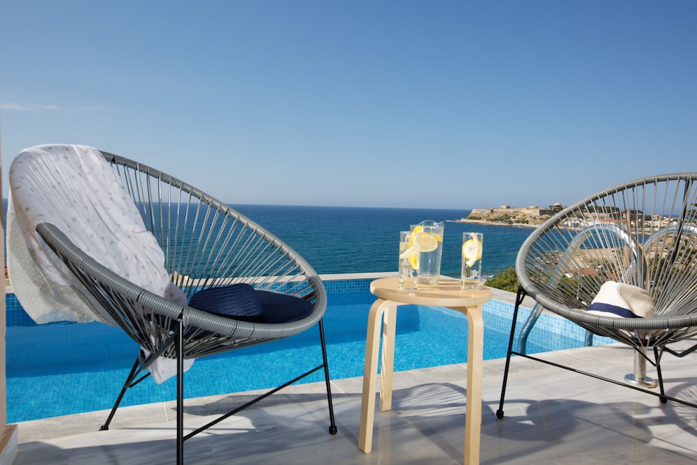 Archipelagos Hotel — Swimming pool in Rethymnon