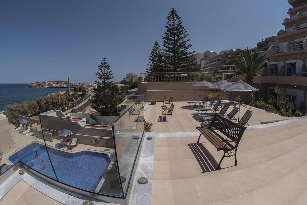 Archipelagos Hotel — Swimming pool in Rethymnon