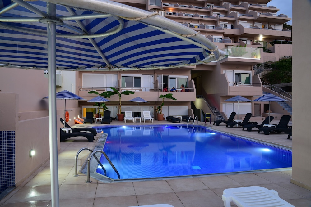 Archipelagos Hotel — Swimming pool in Rethymnon