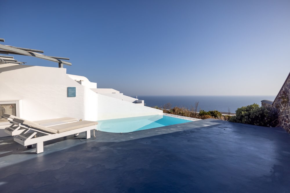 Amber Light Villas Santorini — Swimming pool in Imerovigli, South Aegean