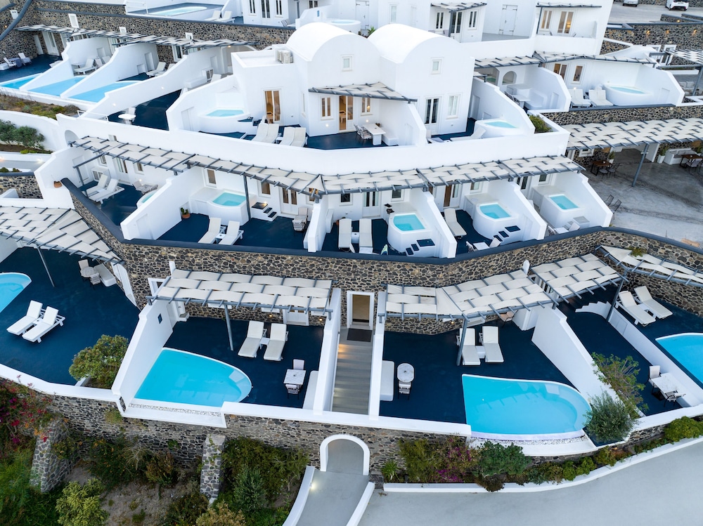 Amber Light Villas Santorini — Hotel building in Imerovigli, South Aegean