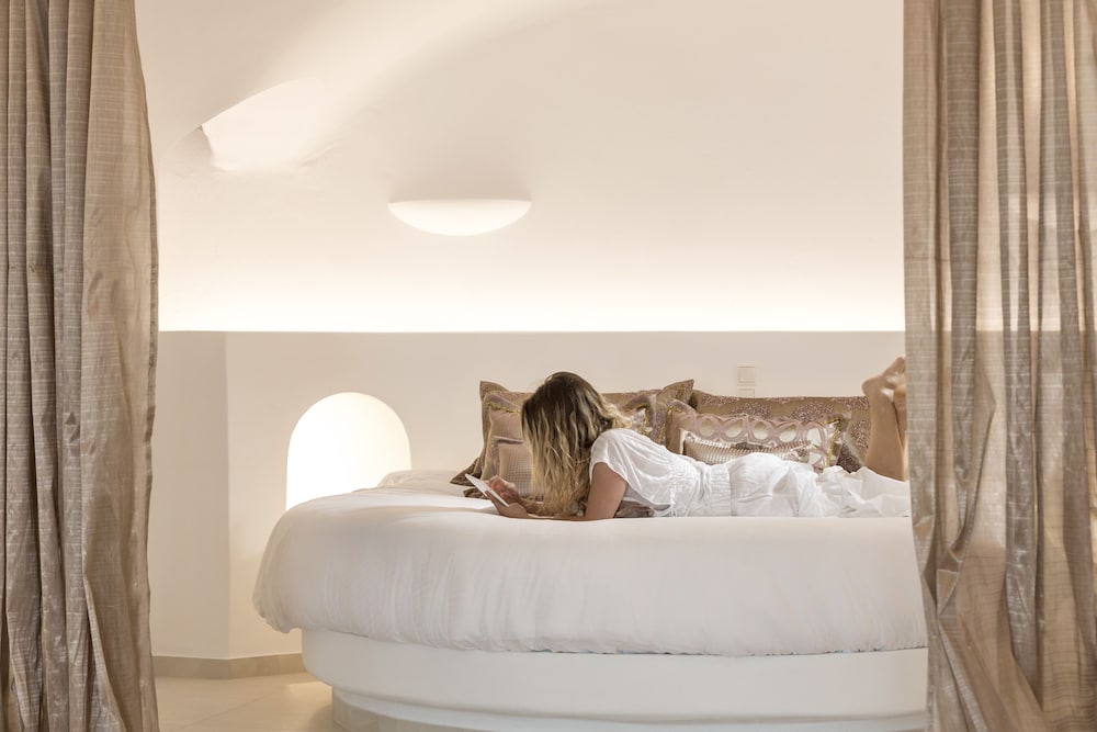 Amber Light Villas Santorini — Hotel rooms in Imerovigli, South Aegean