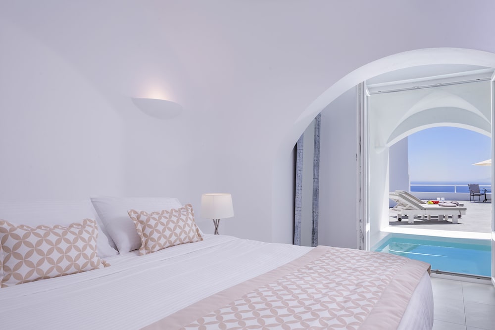 Amber Light Villas Santorini — Hotel rooms in Imerovigli, South Aegean