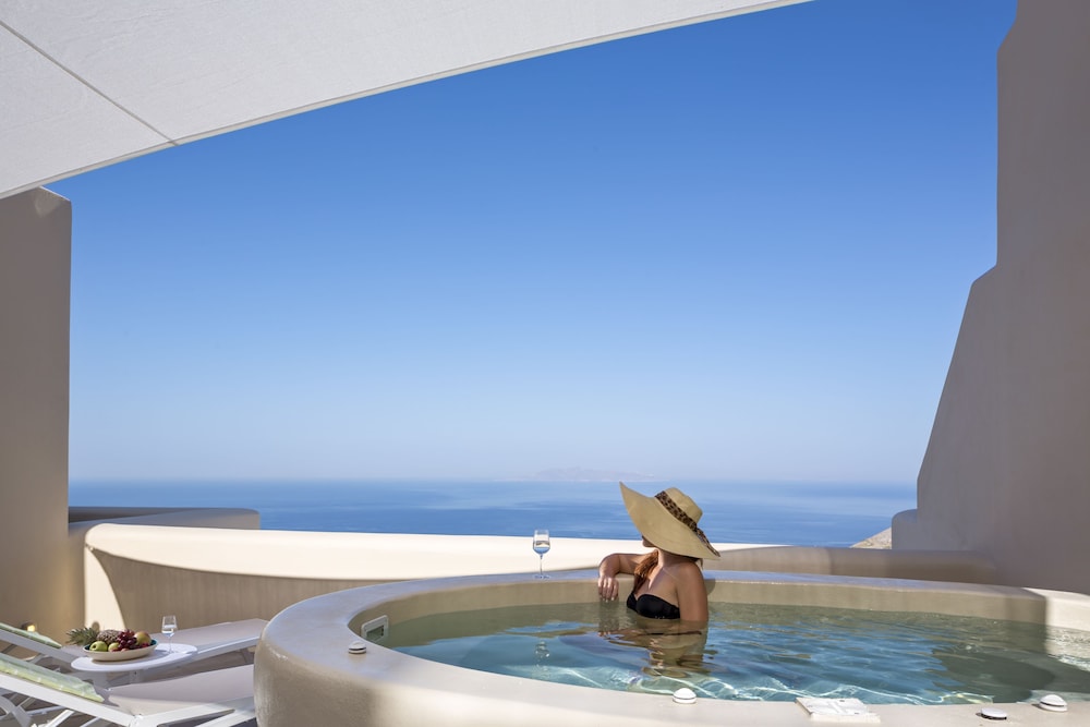 Skyfall Suites - Adults Only — Spa in Pyrgos Kallistis, South Aegean