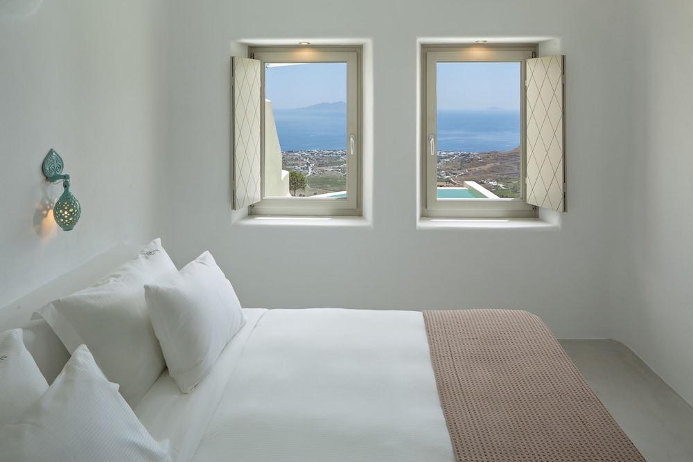 Skyfall Suites - Adults Only — Hotel rooms in Pyrgos Kallistis, South Aegean