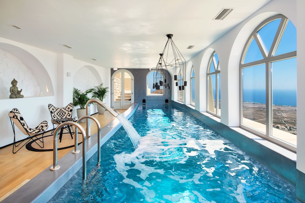 Skyfall Suites - Adults Only — Swimming pool in Pyrgos Kallistis, South Aegean