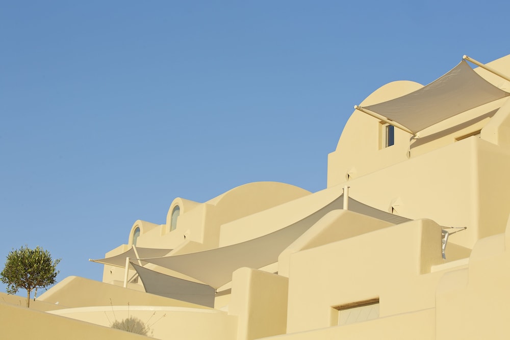 Skyfall Suites - Adults Only — Hotel building in Pyrgos Kallistis, South Aegean
