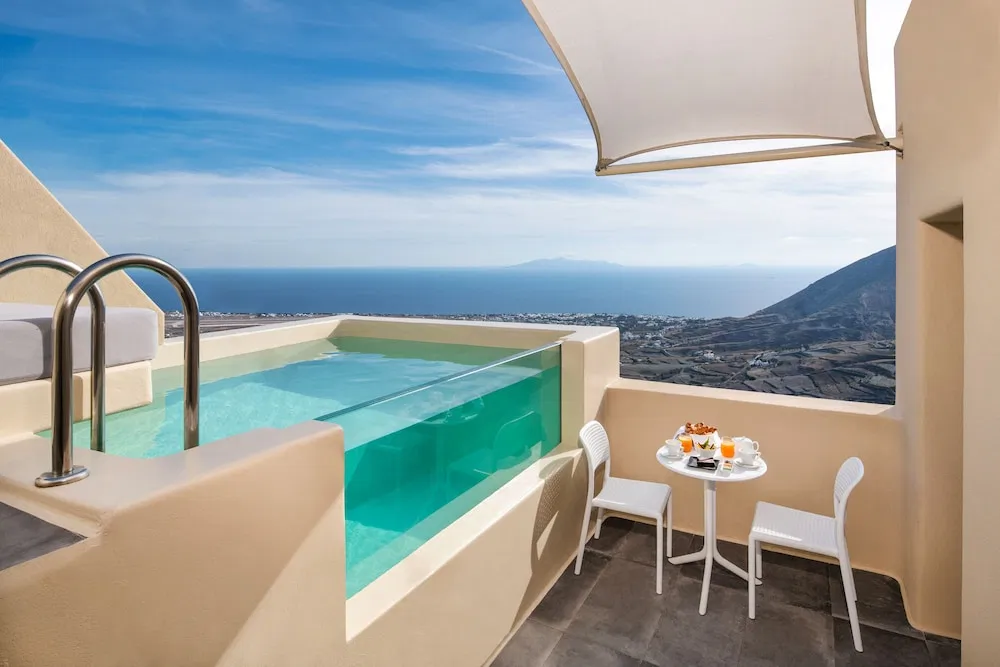 Skyfall Suites - Adults Only