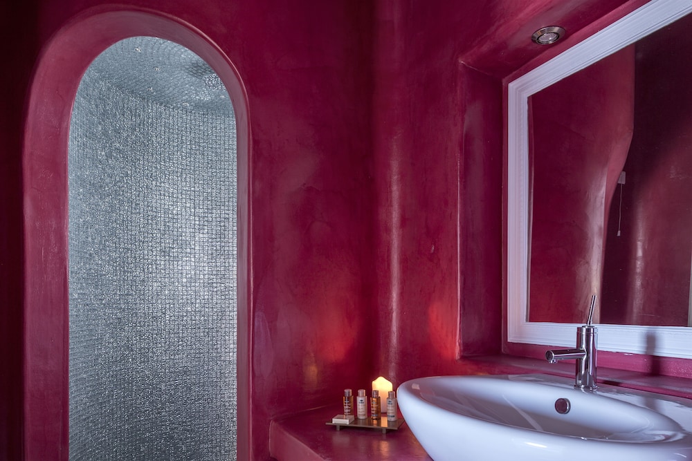 Skyfall Suites - Adults Only — Hotel rooms in Pyrgos Kallistis, South Aegean