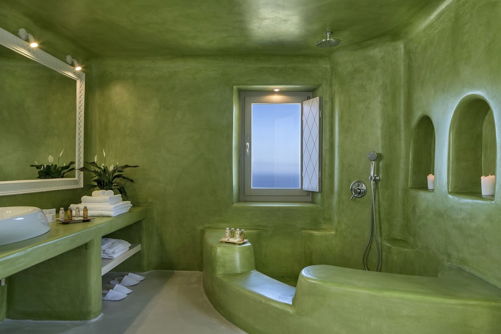 Skyfall Suites - Adults Only — Hotel rooms in Pyrgos Kallistis, South Aegean