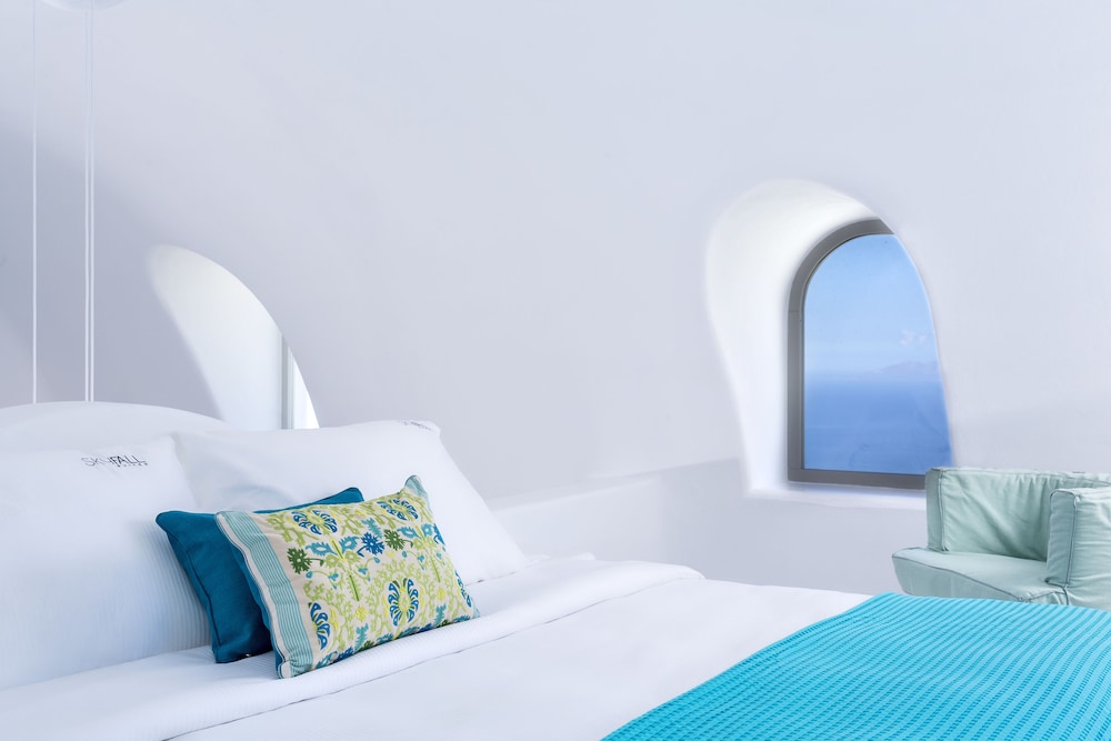 Skyfall Suites - Adults Only — Hotel rooms in Pyrgos Kallistis, South Aegean