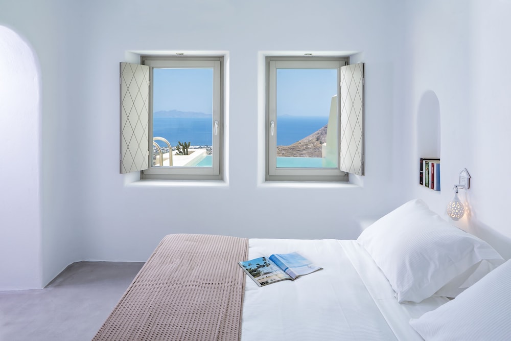 Skyfall Suites - Adults Only — Hotel rooms in Pyrgos Kallistis, South Aegean