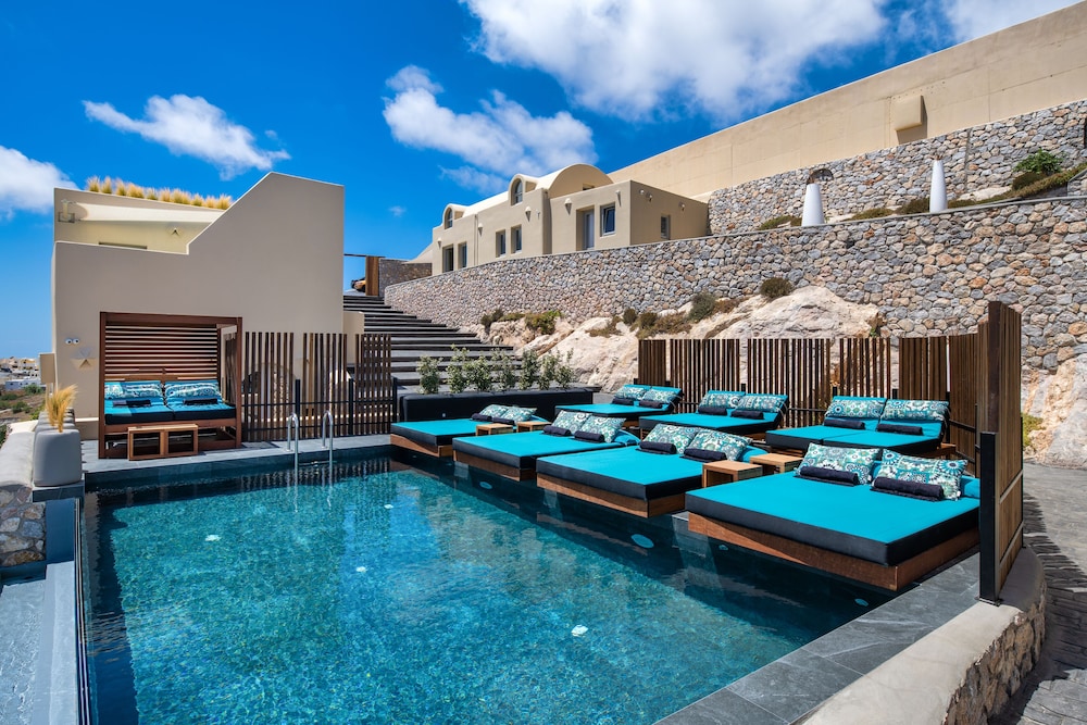 Skyfall Suites - Adults Only — Swimming pool in Pyrgos Kallistis, South Aegean