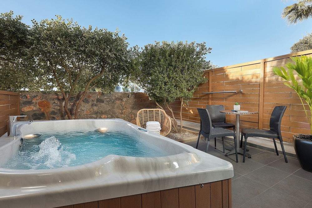 Enorme Infinity Beach ex Infinity Blue — View in Hersonissos
